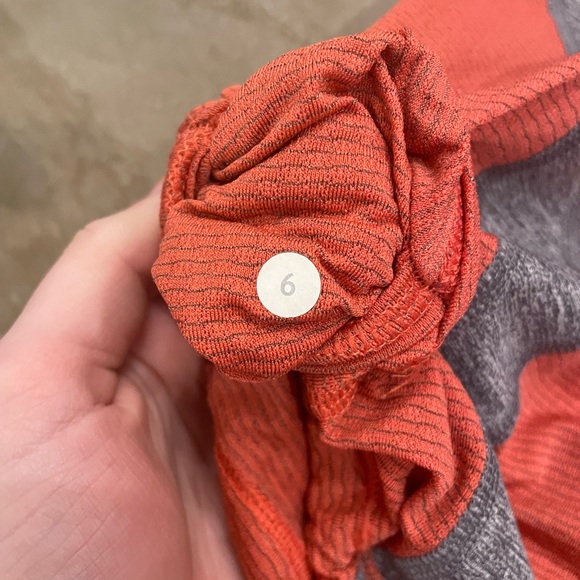 Lulu lemon shirt - Picture 4 of 5